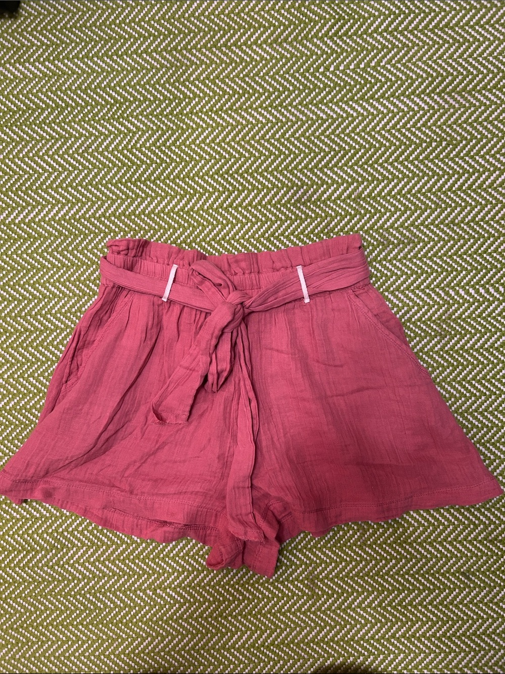 Women’s Tie-Waist Pink Linen-Blend Shorts